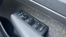 Volvo XC40 2.0 B4P Plus Dark 5dr Auto Petrol Estate